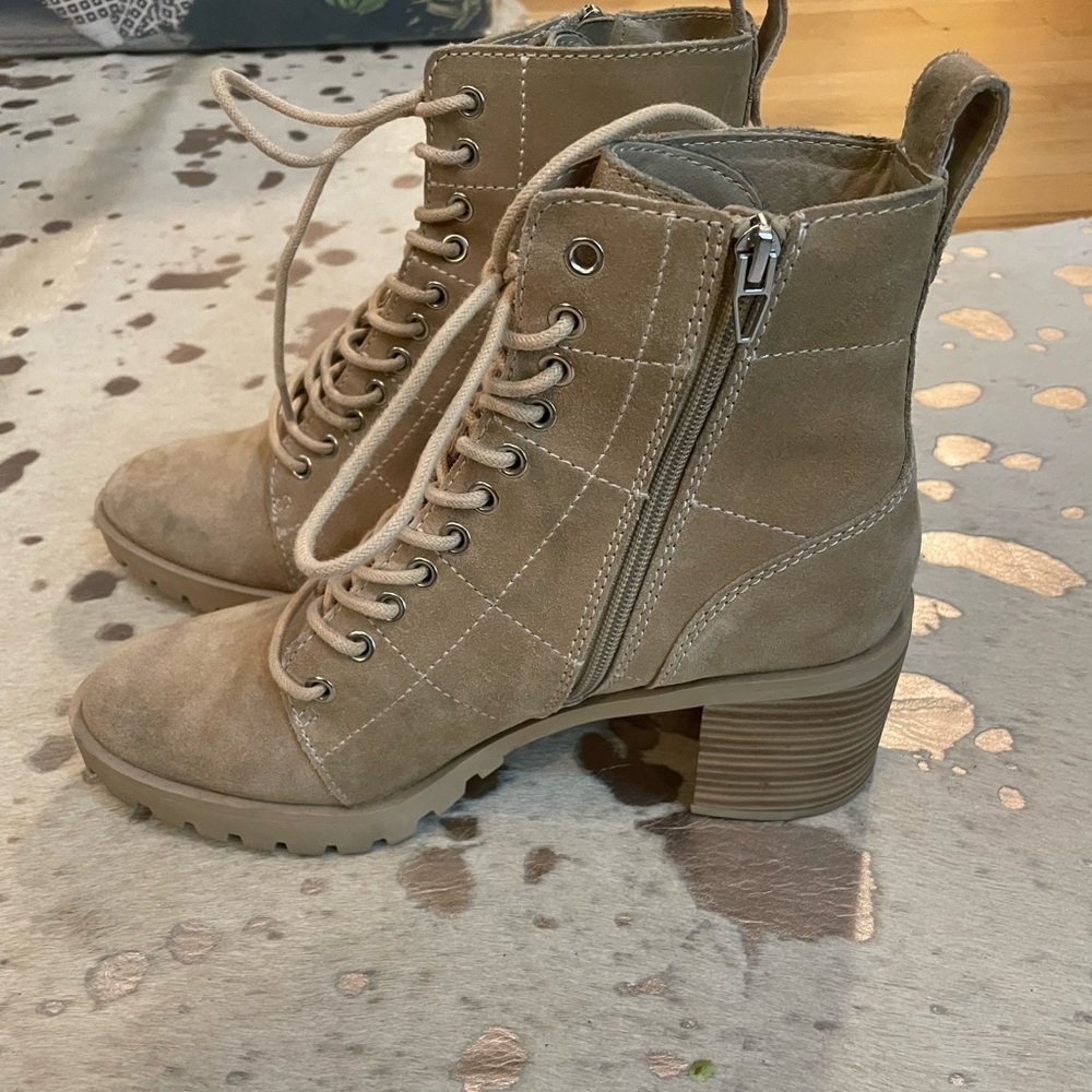 Dolce Vita Tan Suede Combat Boots Zip Up size 9.5